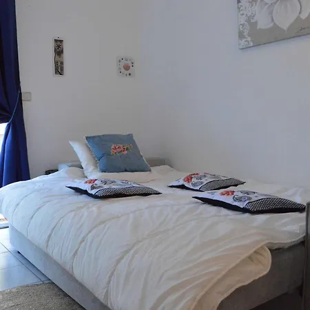 Lägenhet Avec Terrasse, Parking Et Piscine, - Fr-1-229b-59 Narbonne